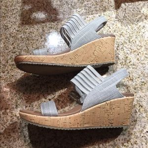 Skechers Wedge Sandal with Luxe Foam Size 7